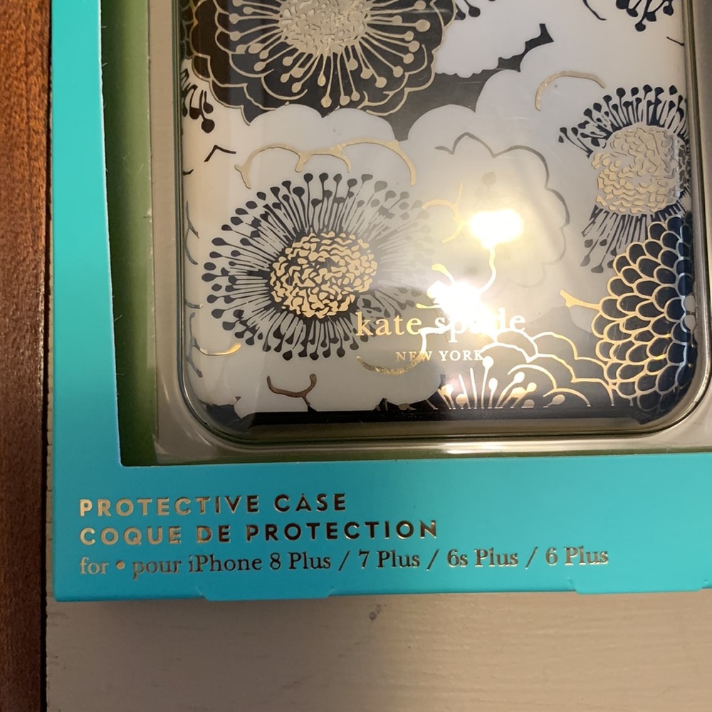 Kate Spade iPhone case - Picture 3 of 4